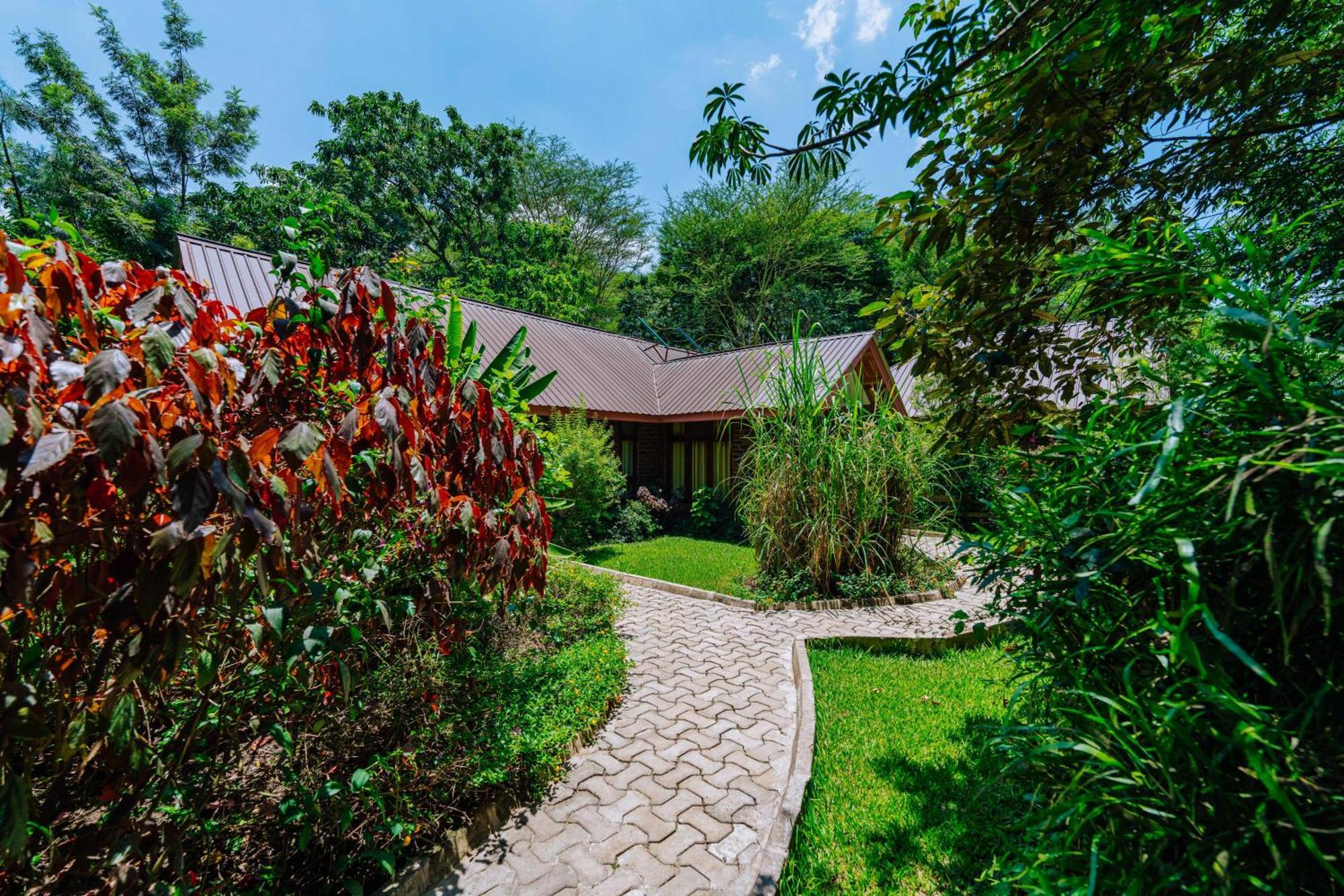 Under The Shade Safari Lodge Arusha Extérieur photo